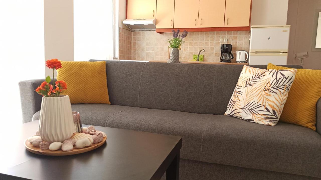 Cozy Flat Close To The Airport/Port And Center Nea Alikarnassos Exterior foto