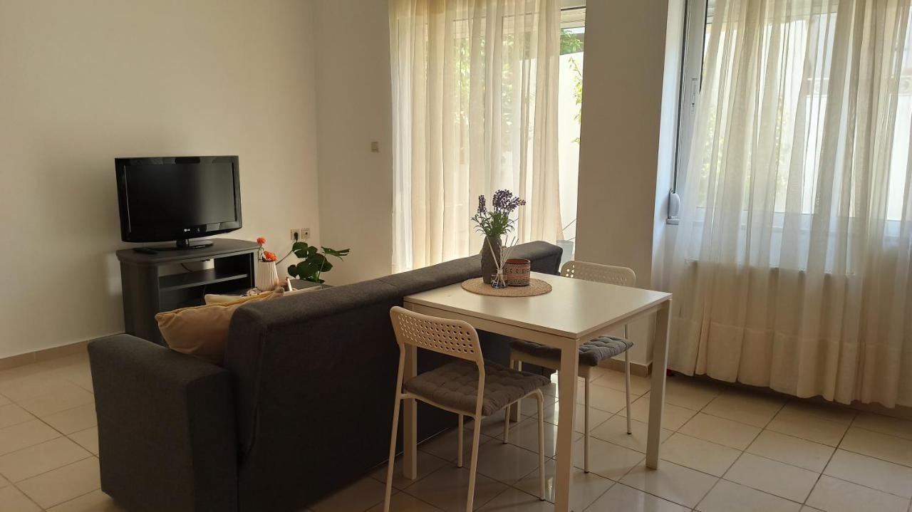 Cozy Flat Close To The Airport/Port And Center Nea Alikarnassos Exterior foto